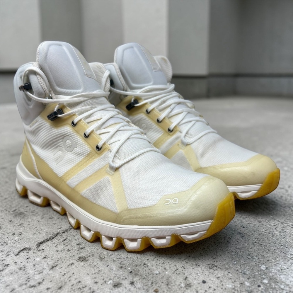 On Cloudrock Waterproof Hiking Boots White Sand Off White Womens 9.5 43.99531